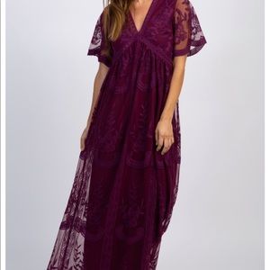 Lace maternity dress